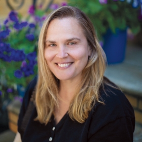 A photo portrait of Ariana Hellerman '03