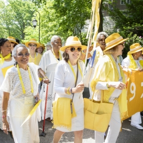 Members of the lcass of 1979 in the parade