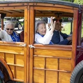 Memners of the class of 1949 in the parade