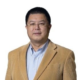 A photo portrait of Mingwei Song, professor of Chinese